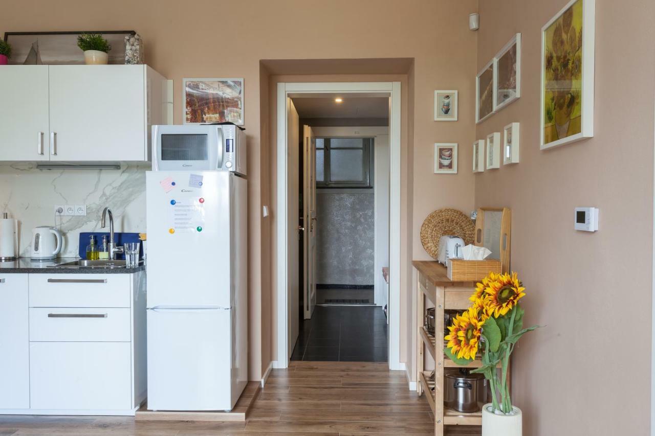 Apartamento Eliska Praga Exterior foto